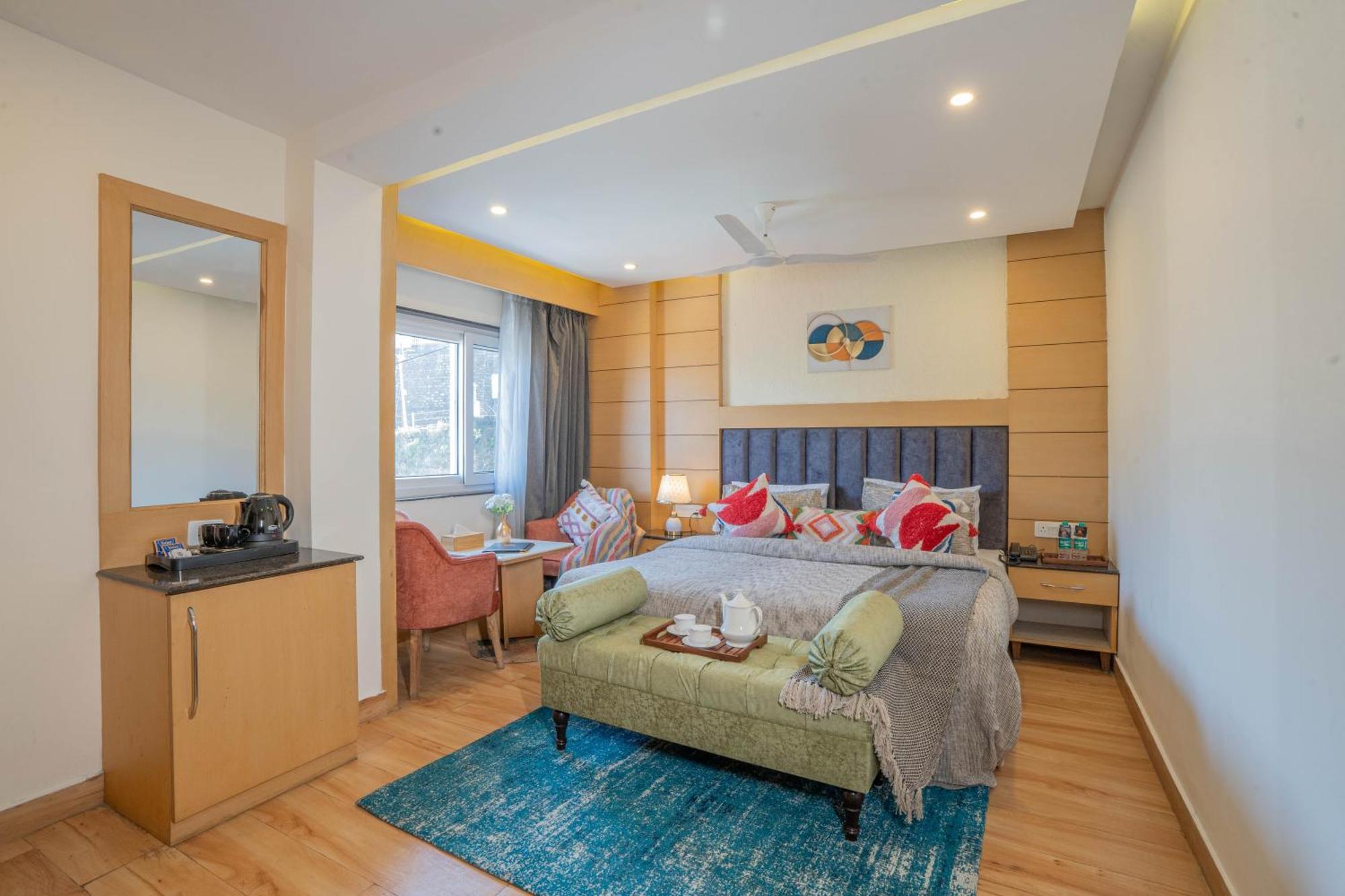Perfectstayz Premium At Mall Road Mussoorie Bagian luar foto