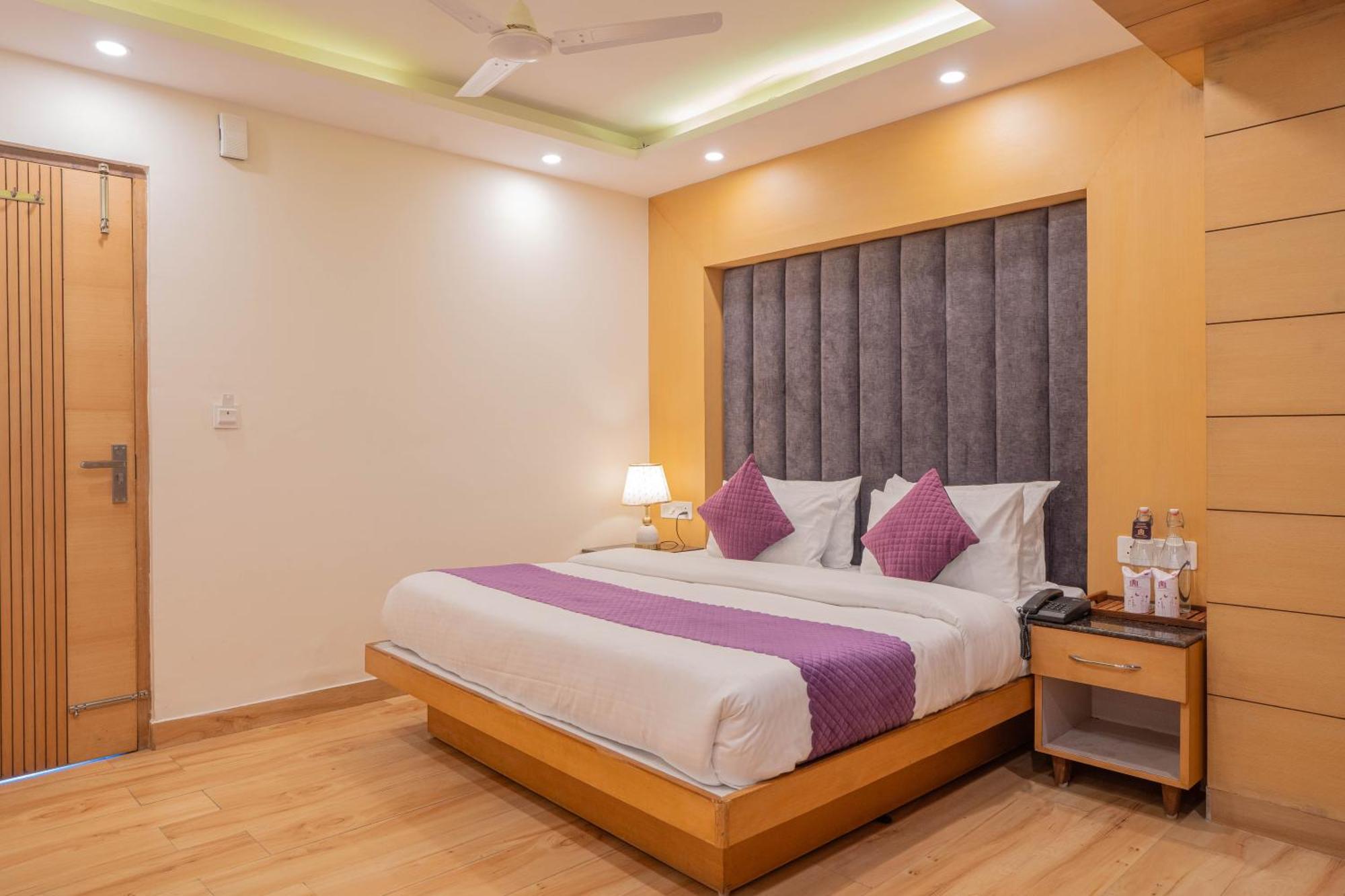 Perfectstayz Premium At Mall Road Mussoorie Bagian luar foto