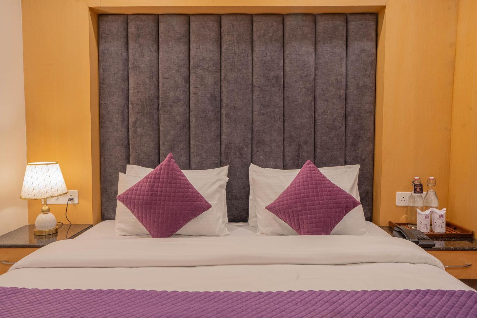 Perfectstayz Premium At Mall Road Mussoorie Bagian luar foto