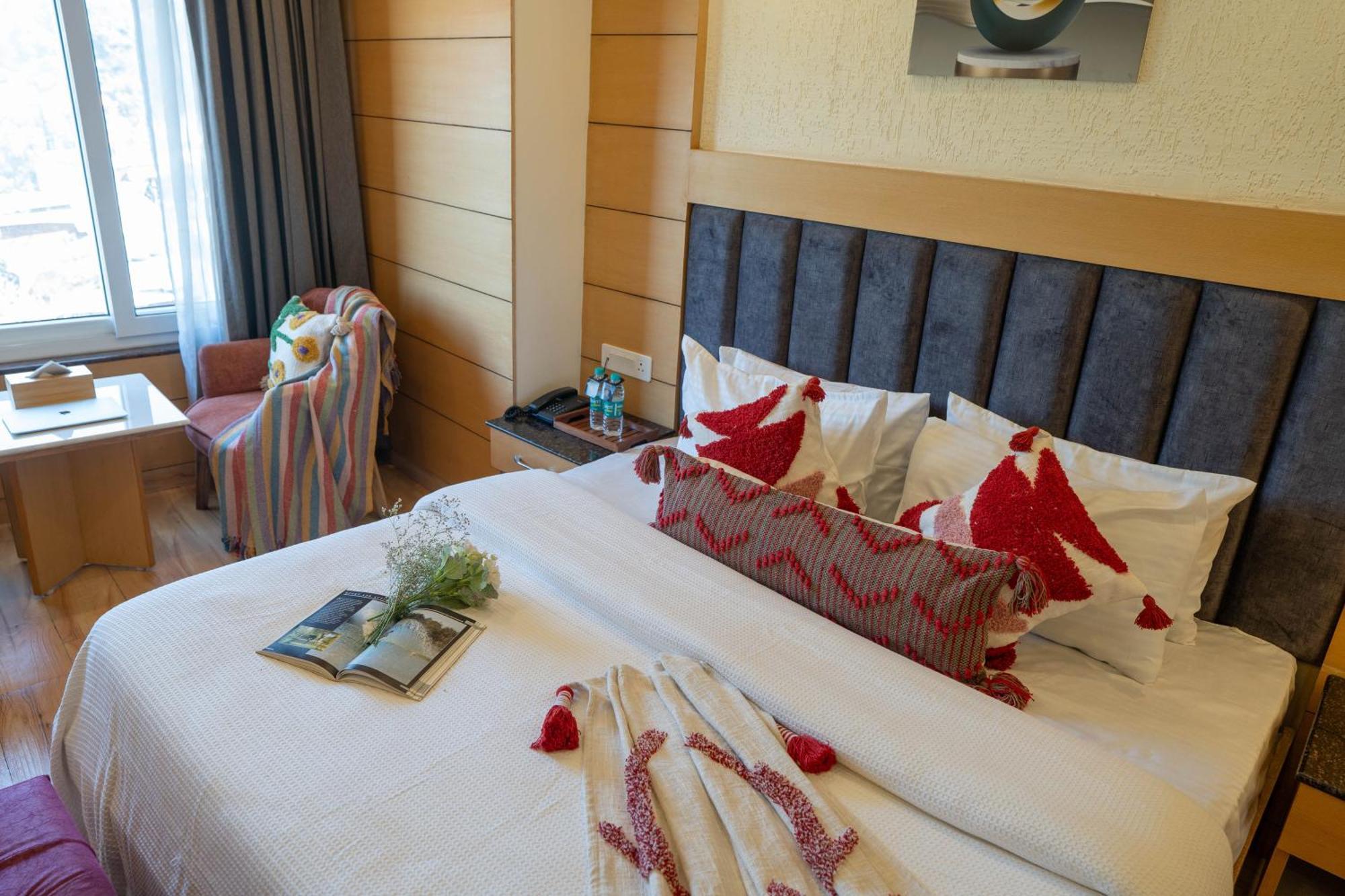 Perfectstayz Premium At Mall Road Mussoorie Bagian luar foto