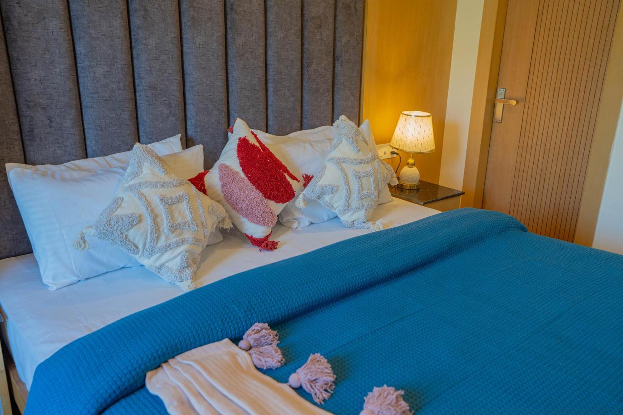 Perfectstayz Premium At Mall Road Mussoorie Bagian luar foto